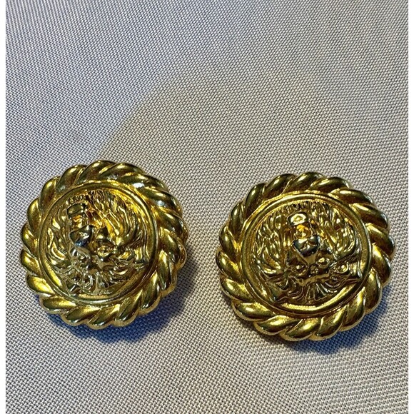 Vintage Gold Tone Crest Clip-On Earrings With Rope Edge 1980s Statement Jewelry - Picture 1 of 6